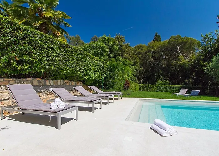 Borik Terra Rossa Nyaraló *