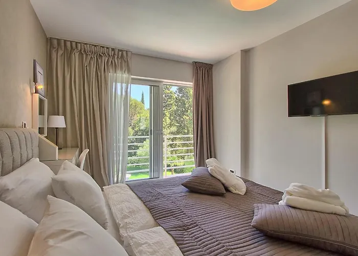 Borik Terra Rossa Nyaraló *